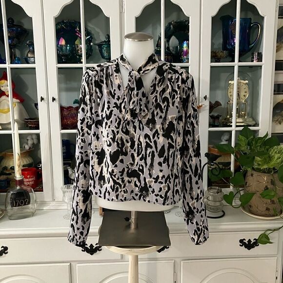 Free Press Clothing Leopard Print Crop Blouse Sz Medium - Picture 1 of 7